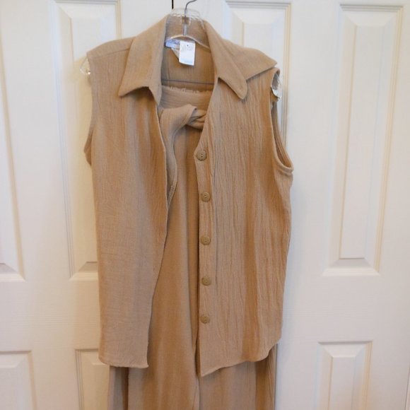 Tan sleeveless top with matching pants - Picture 1 of 4